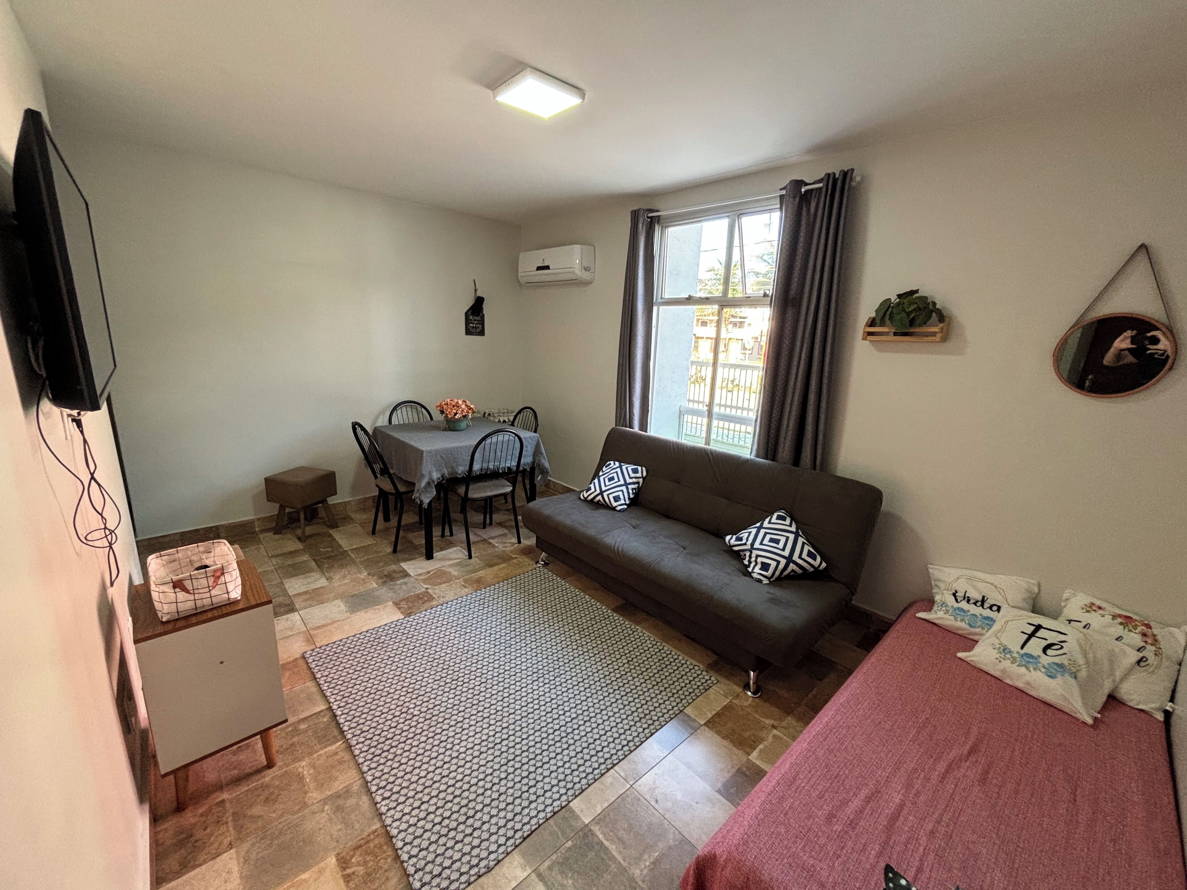 Smart-TV, Tischtennisplatte