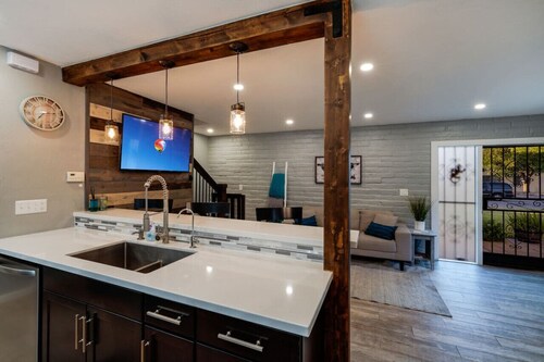 Pool / Townhouse / 2 BR 1 BA / Hikers Welcome