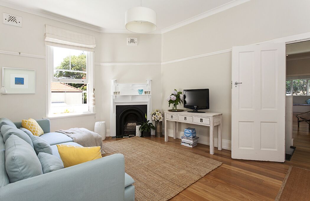 Large SunnyTerrace by Queens Park& Centennial Park