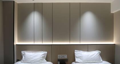 Lejia Hotel (Bazhou Shengfang International Furniture Expo City)
