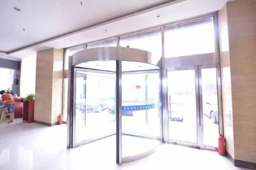 Lejia Hotel (Bazhou Shengfang International Furniture Expo City)