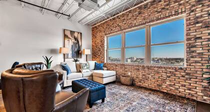 HoneyBear Haven- Short Walk To The Silos