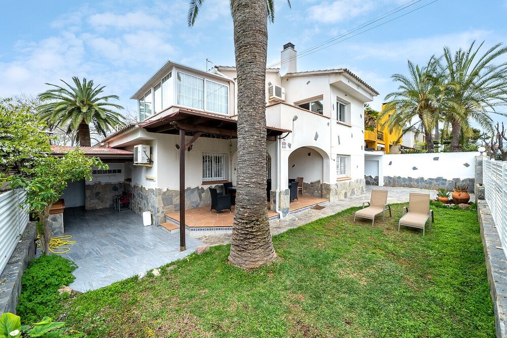 Global María, con barbacoa privada y piscina comunitaria