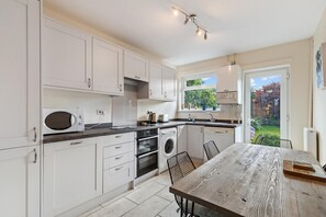 House | 3 bedrooms - Ballyroan - Peaceful Dog Friendly Cottage (Tenby)