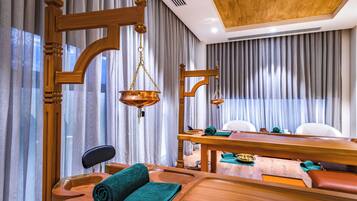 Couples treatment room(s), sauna, hot tub, steam room, body treatments