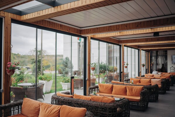 Terrace/patio - Shabran Wellbeing Resort (Shabran)