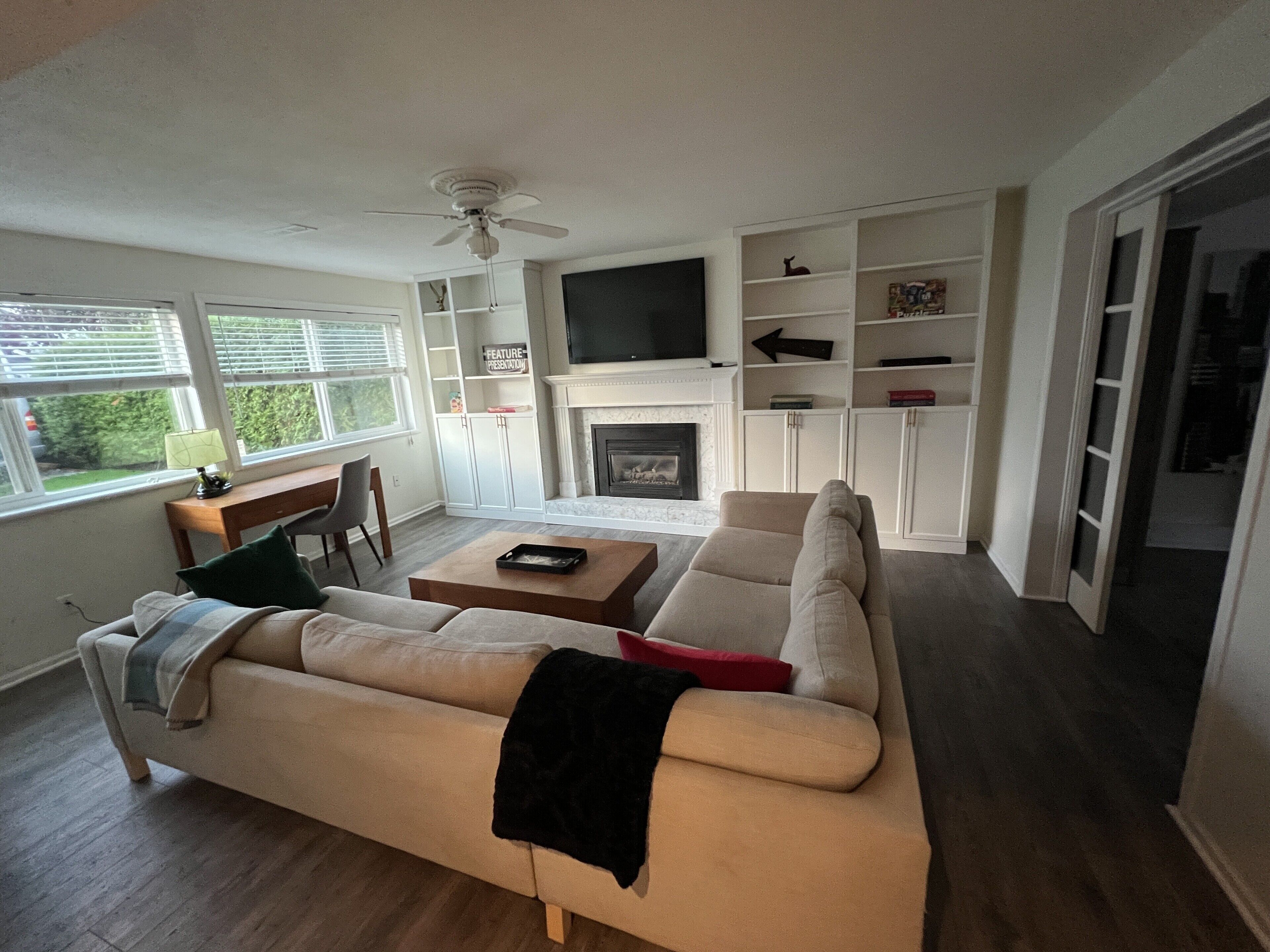 Large Suite w/fireplace