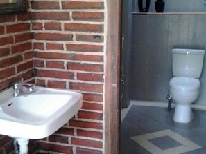 Room, 1 Bedroom, Smoking, Terrace | Bathroom