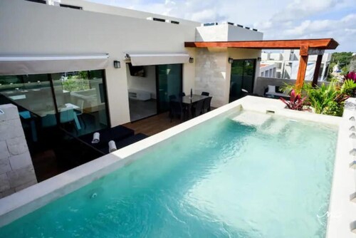 Blue Luxury La Veleta