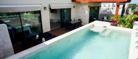 Piscine extérieure