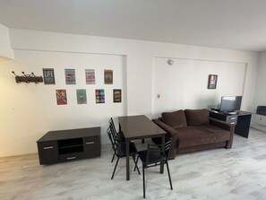 Departamento, 1 habitación, para fumadores, balcón | Restaurantes