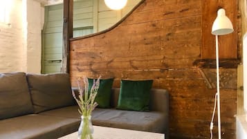 Casa, 2 quartos, varanda | Sala de estar