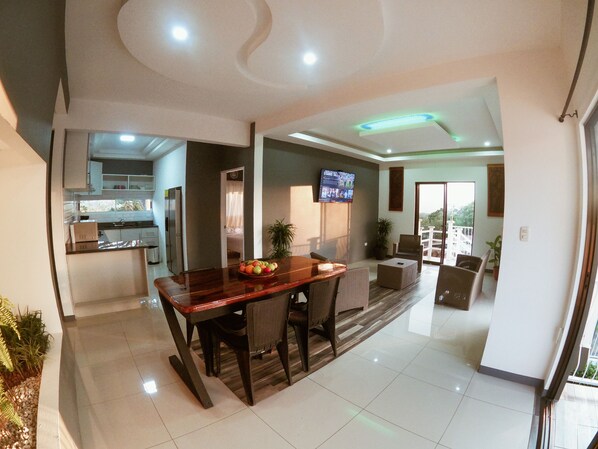 Maison, 3 chambres, fumeur, balcon | Restauration