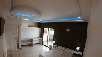 House, 3 Bedrooms, Smoking, Balcony | 3 bedrooms, WiFi