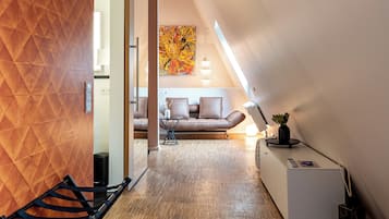 Superior-studiolejlighed | Allergivenligt sengetøj, pengeskab på værelset, individuelt design
