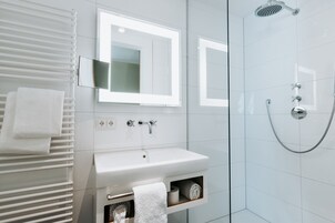 Superior Double Room | Bathroom | Shower, rainfall showerhead, eco-friendly toiletries, hair dryer