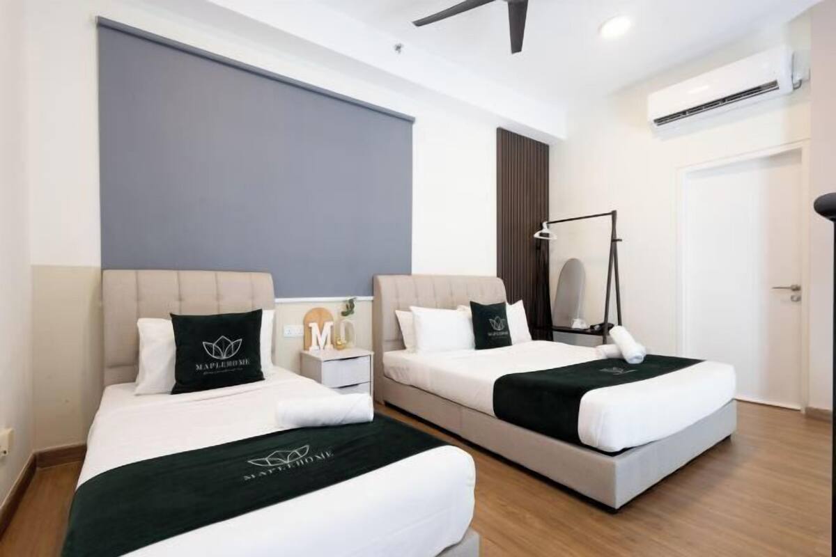 1 quarto, cortinas blackout, ferros/tábuas de passar roupa