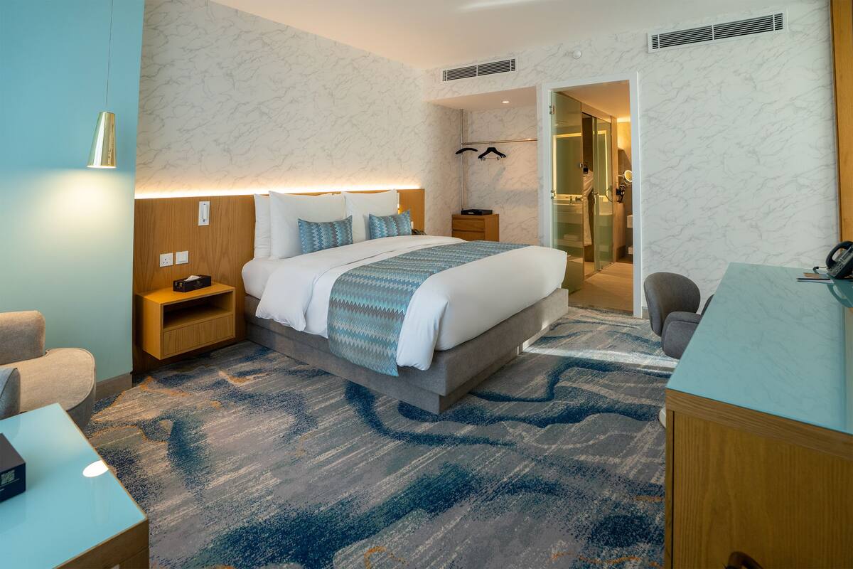 Premium Grand Suite with Symphony Lounge Access | Free minibar, in-room safe, desk, laptop workspace