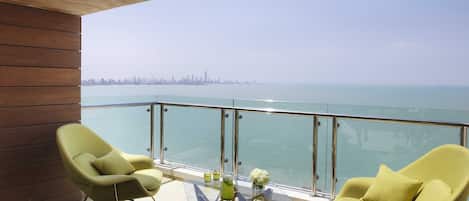 Presidential Suite | Free minibar, in-room safe, desk, laptop workspace