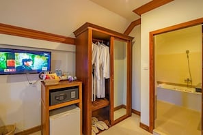 Chambre Familiale | 1 chambre, minibar, coffres-forts dans les chambres, bureau