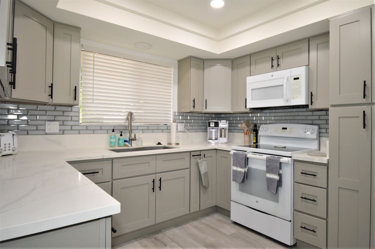 冰箱、微波炉、烤箱、洗碗机