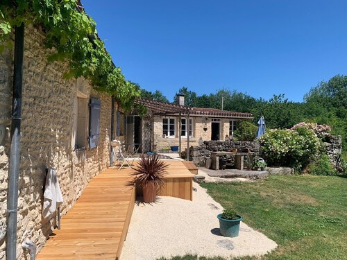 The Fox House, disability access on the Dordogne/Charente border
Quiet retreat  