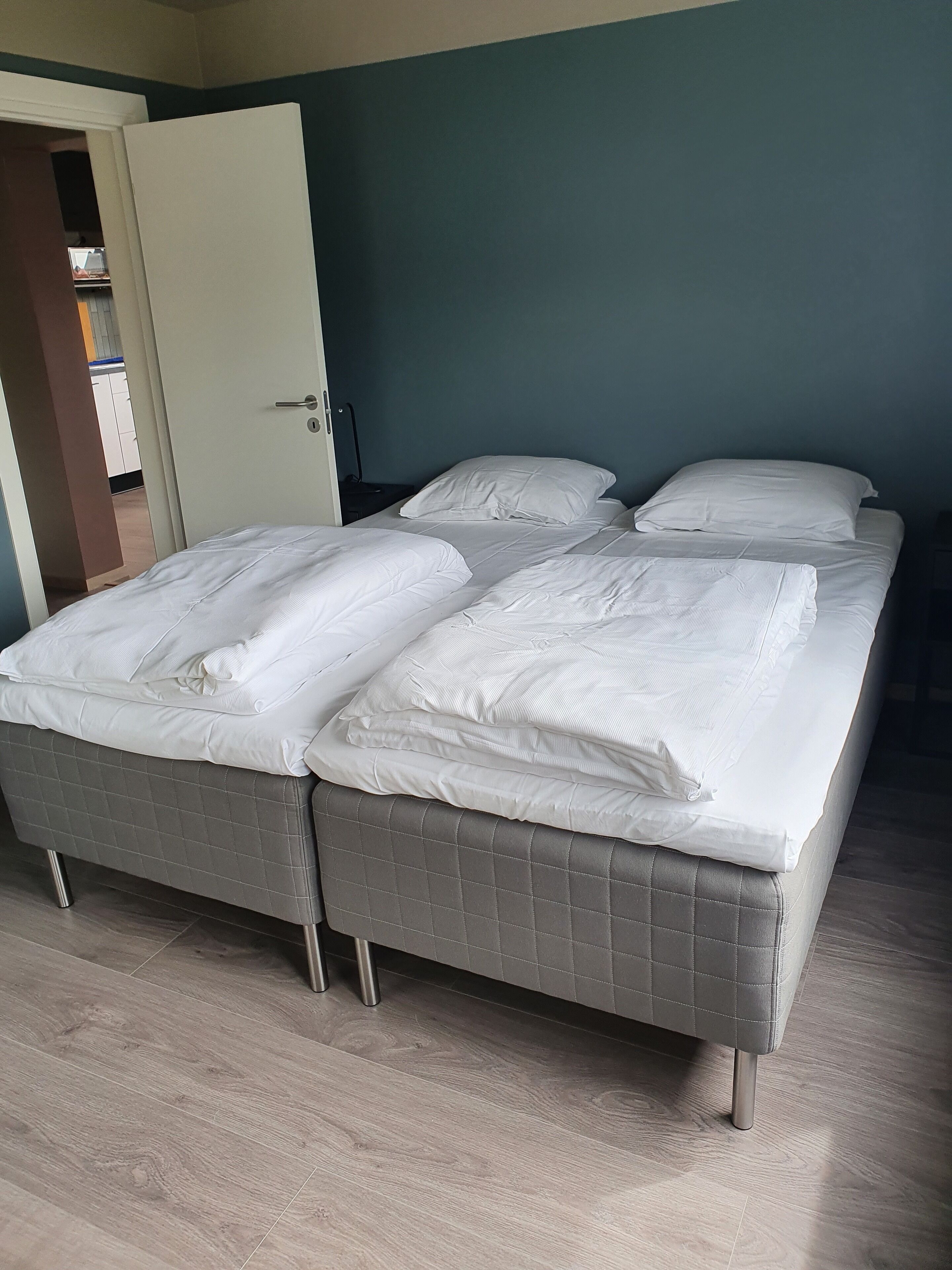 1 soverom, strykejern/-brett, reiseseng for barn og wi-fi (inkludert)