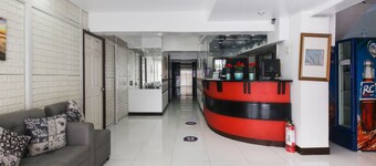 OYO 894 Cosmo Hotel P Campa Manila
