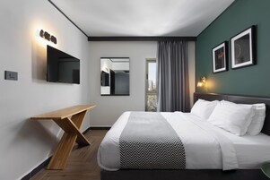 Comfort Suite, 2 Bedrooms, City View | Minibar, free WiFi, bed sheets