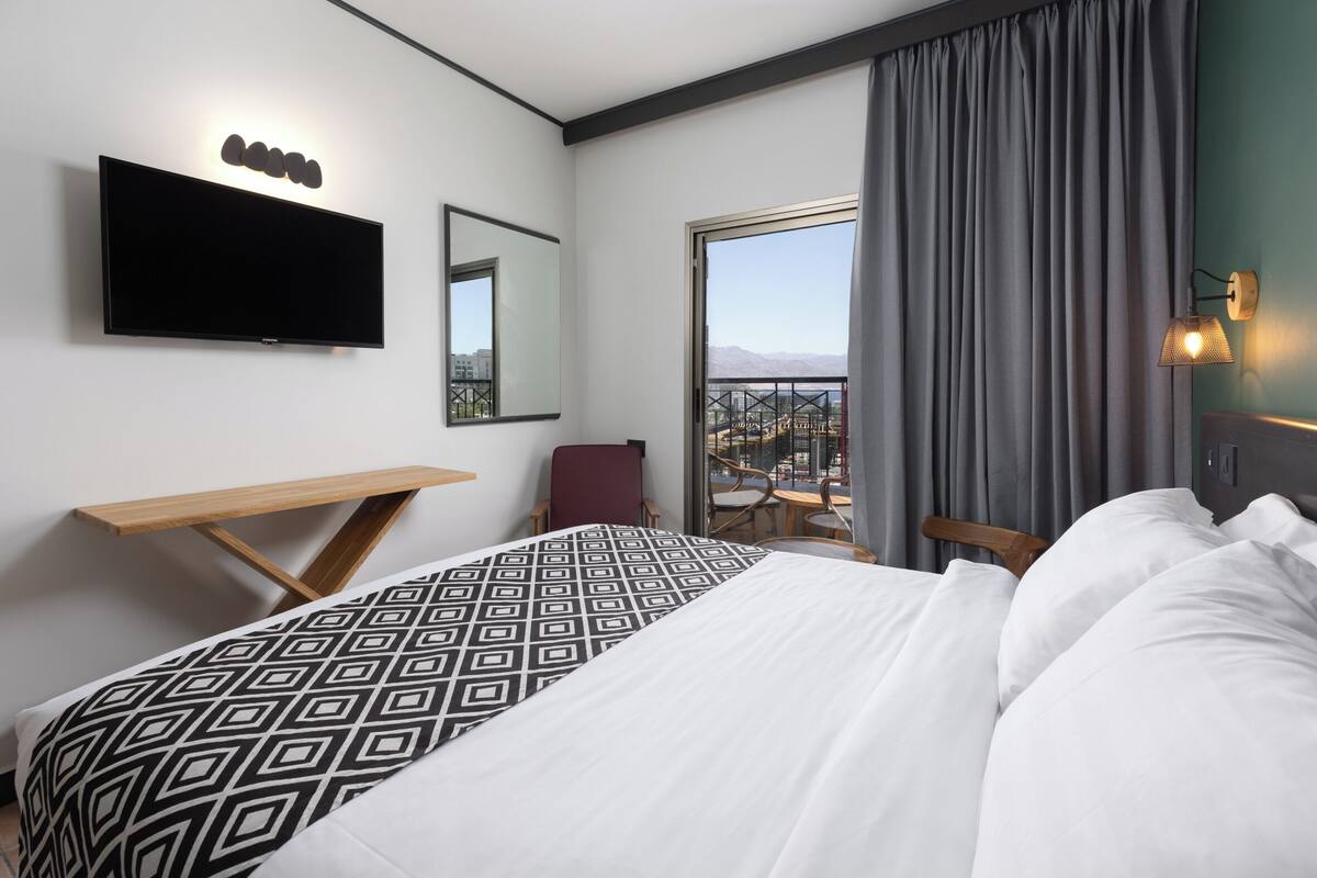 Comfort Double Room, Balcony, Pool View | Minibar, free WiFi, bed sheets