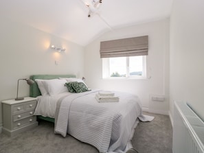 5 bedrooms, individually decorated, individually furnished, free WiFi - Somerset House (Bridgwater)