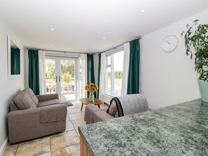 Living room - Somerset House (Bridgwater)