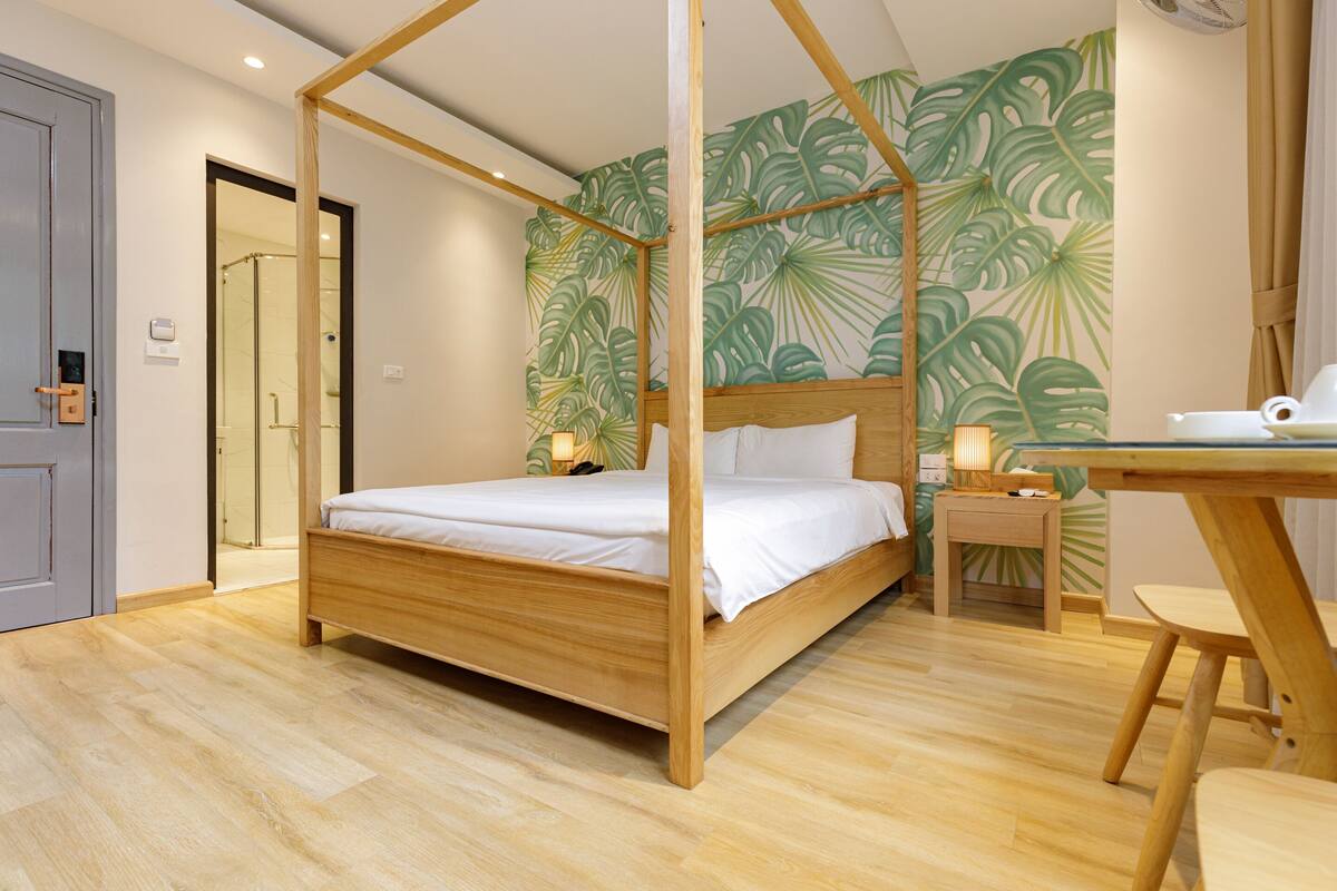 Superior Double Room | Minibar, in-room safe, desk, laptop workspace