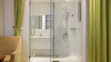 Standard Double Room | Minibar, in-room safe, desk, laptop workspace