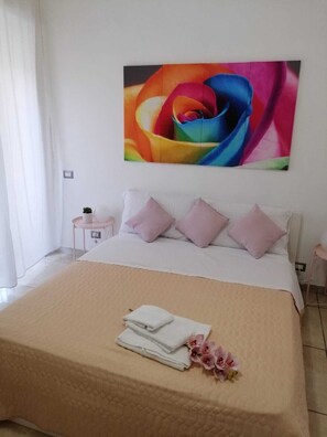 1 Schlafzimmer, Reisekinderbett, kostenloses WLAN, Bettwäsche