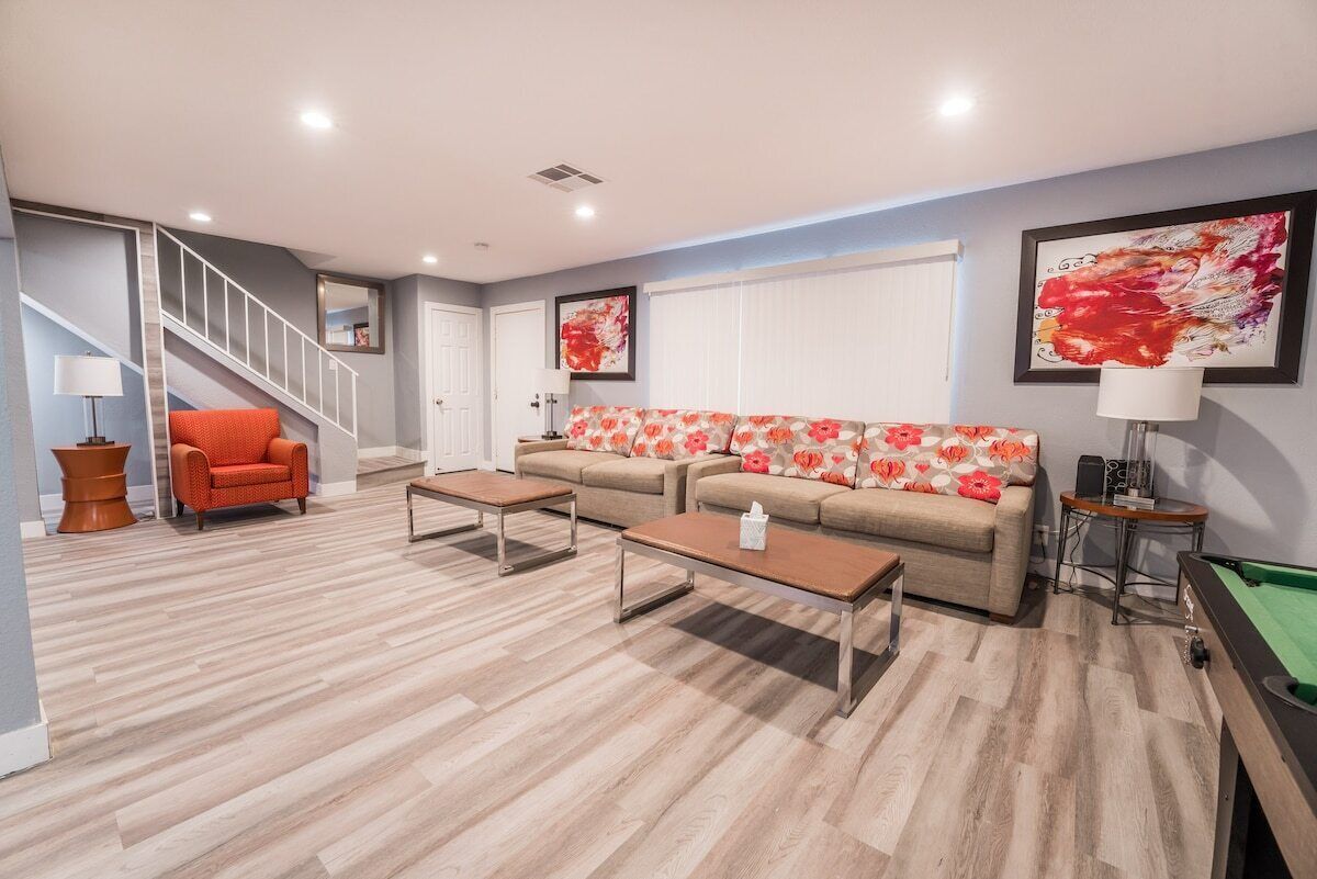 Welcome to Fabulous Las Vegas! Located minutes away from the Las Vegas Strip