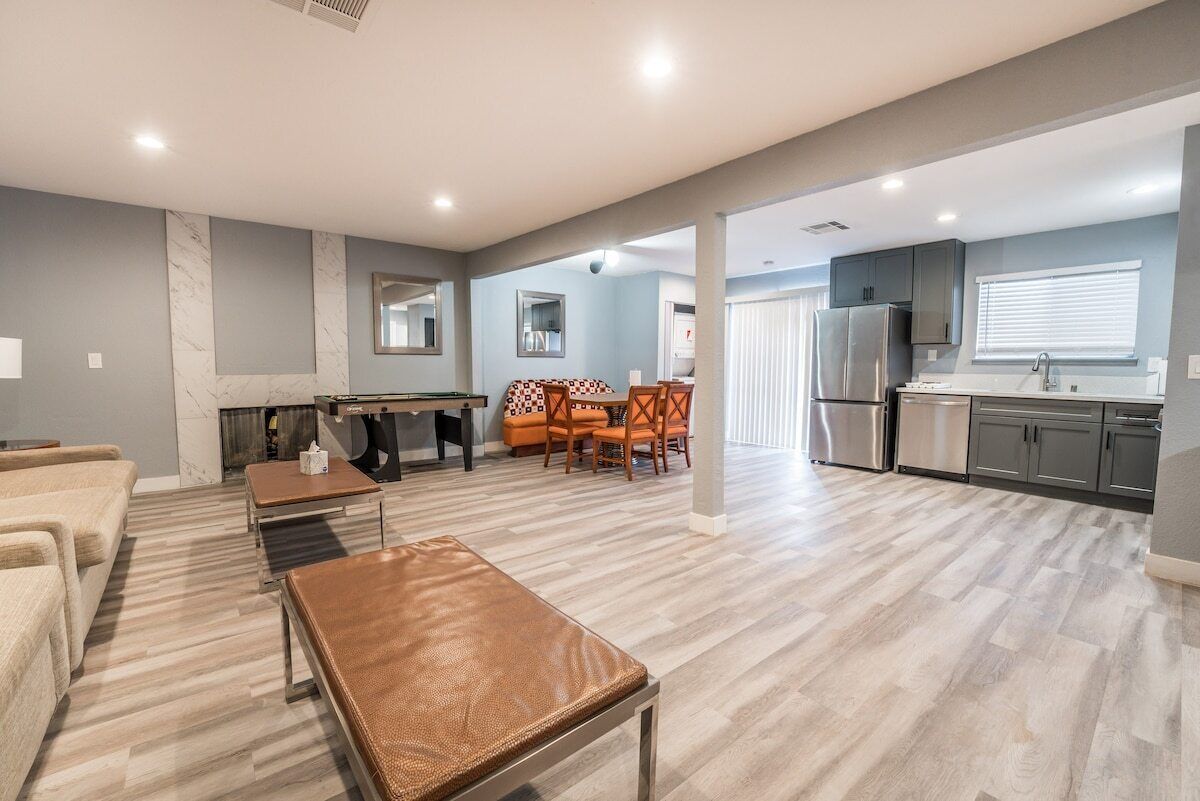 Welcome to Fabulous Las Vegas! Located minutes away from the Las Vegas Strip