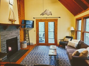 Smart-tv en een open haard