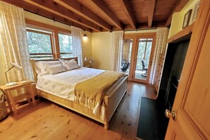 2 Schlafzimmer, Schreibtisch, Bügeleisen/Bügelbrett, kostenloses WLAN