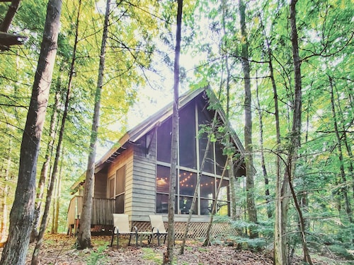 Superior Sanctuary: Refined Rustic in the Woods by the Beach, Trails