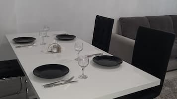 House | Private kitchen | Fridge, microwave, oven, stovetop