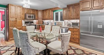 Sleeps 13 | Seneca Wine Trail | Near Seneca & Cayuga Lake