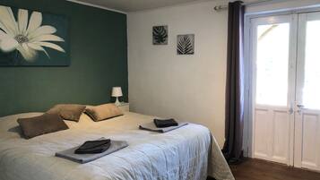 4 slaapkamers, reisbedje, gratis wifi, beddengoed