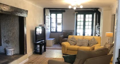 Lascaux Countryside Gite - Family run and pet friendly