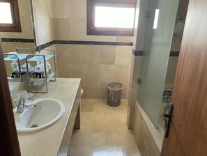Shower - Unique apartment within ALMINA (M'diq)