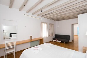 Apartment | 1 bedroom, iron/ironing board, free WiFi