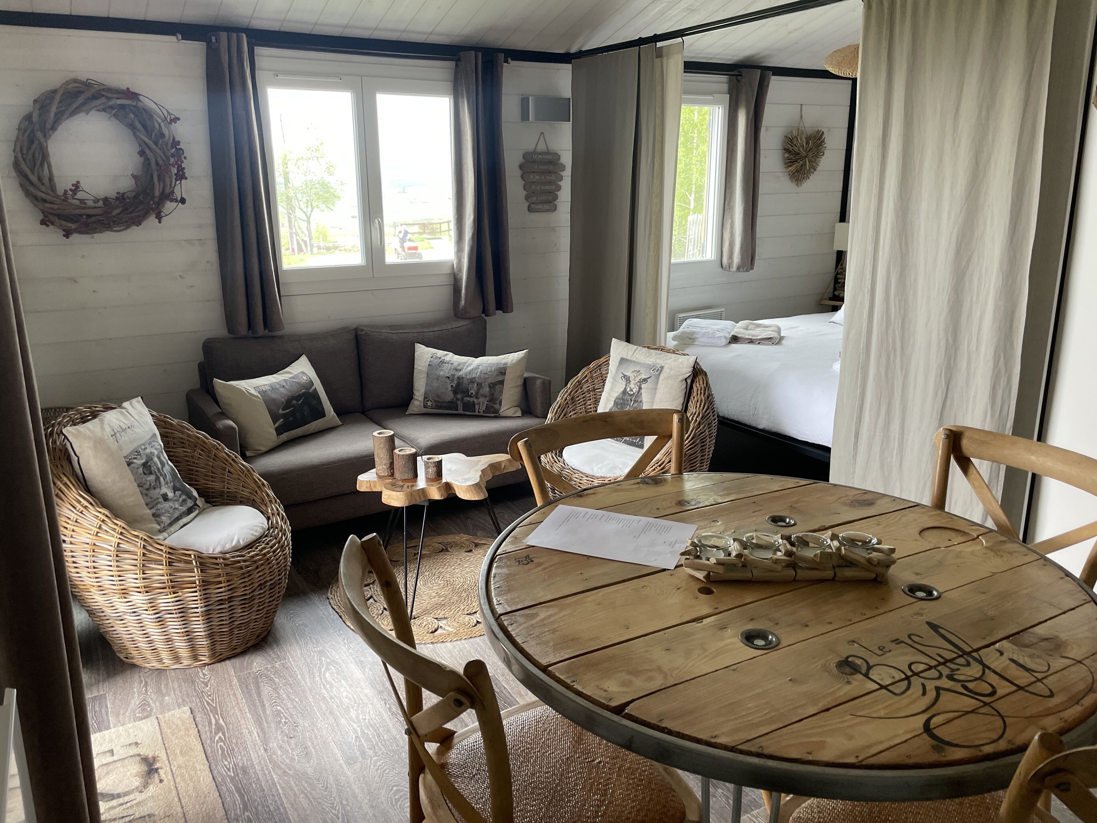 2 chambres, lit parapluie, Wi-Fi gratuit, draps fournis