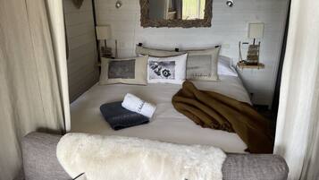 2 slaapkamers, reisbedje, gratis wifi, beddengoed