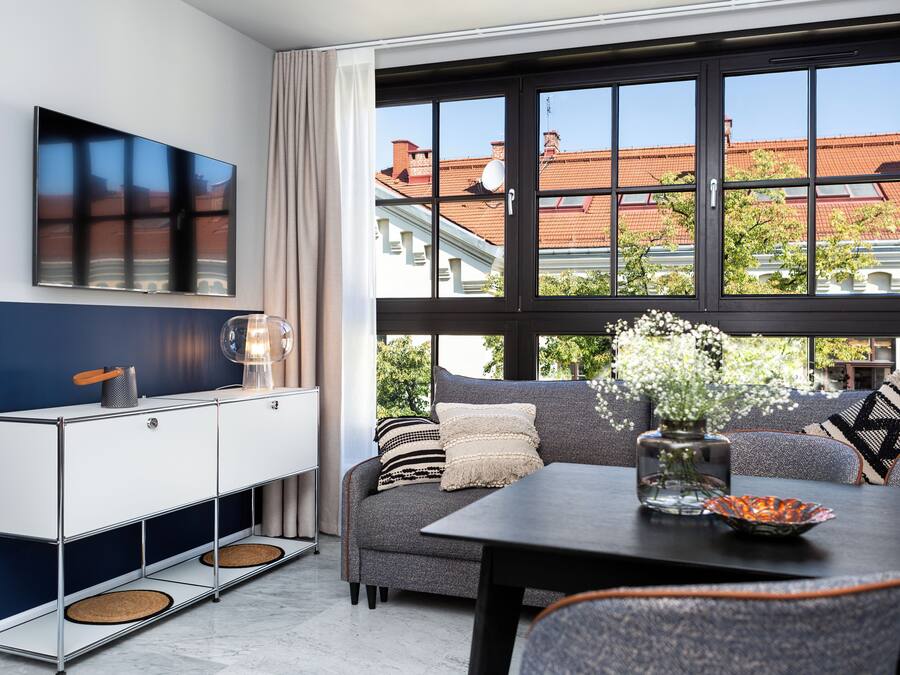 Deluxe Apartment (15, 25, 35, 44, 45) | In-room dining