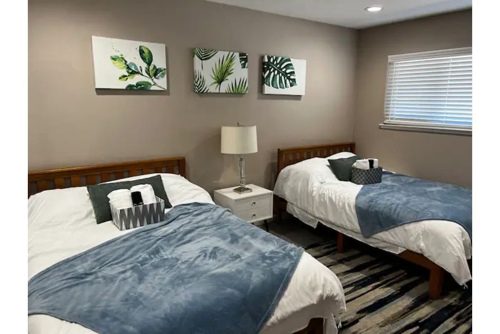 Sleeps 14❤️Great 4 Larger Groups❤️Quiet Neighborhood